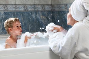 Water_Heaters_child_bath_tub_water_heater_family_